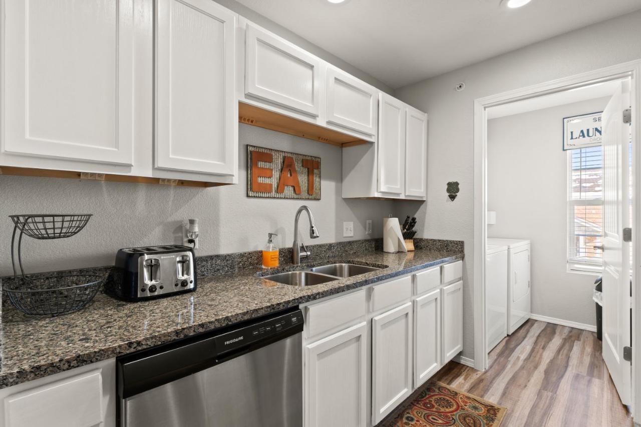 Stylish In Branson's Heart! Apartment *